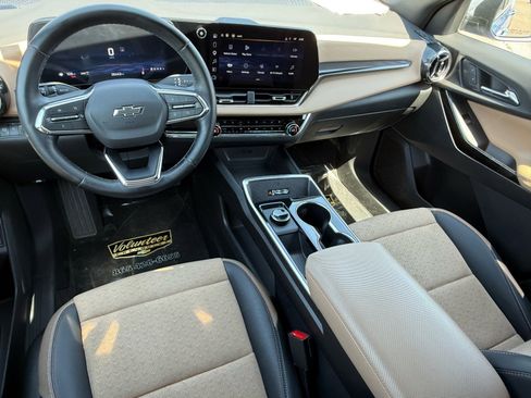 Used 2025 Chevrolet Equinox ACTIV w/ Safety and Technology Package image 12