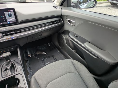Used 2025 Kia K4 FWD image 16