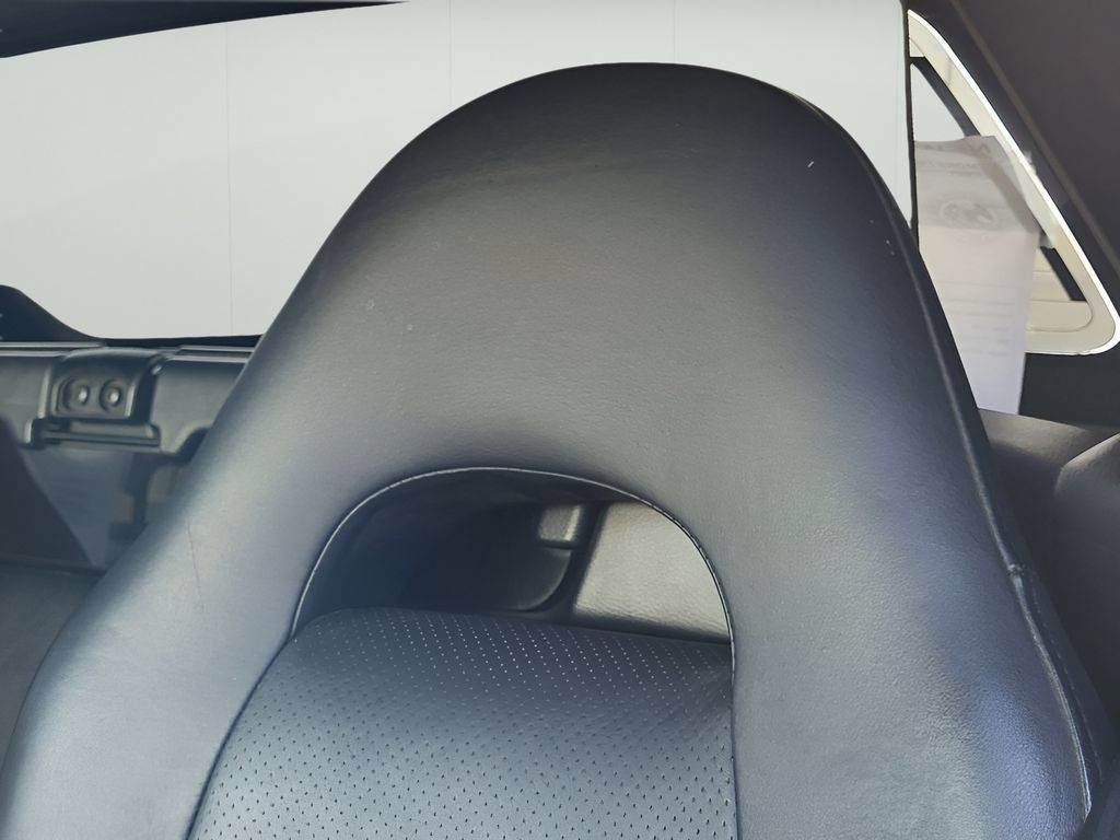 Used 2005 Toyota MR2 RWD image 13