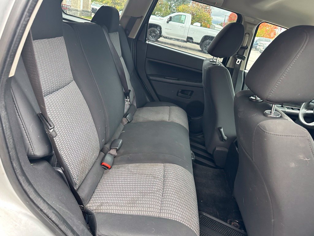 Used 2008 Jeep Grand Cherokee Laredo AWD/4WD image 22