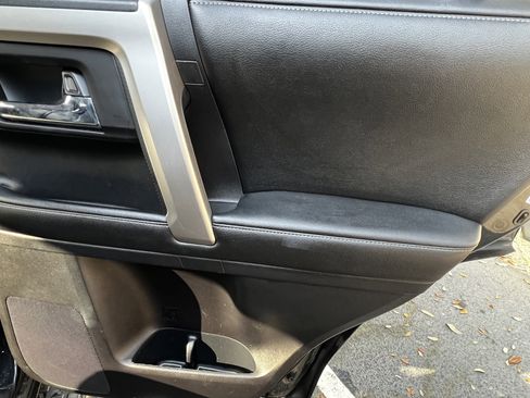 Used 2015 Toyota 4Runner SR5 Premium image 40