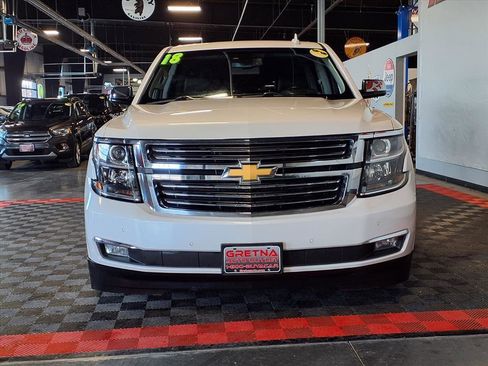 Used 2018 Chevrolet Suburban Premier image 2