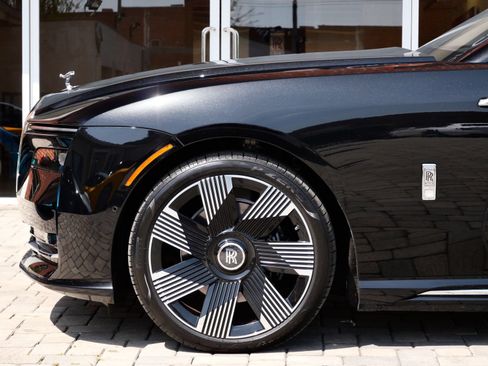 Certified 2025 Rolls-Royce Spectre w/ Spectre Launch Package AWD/4WD image 12