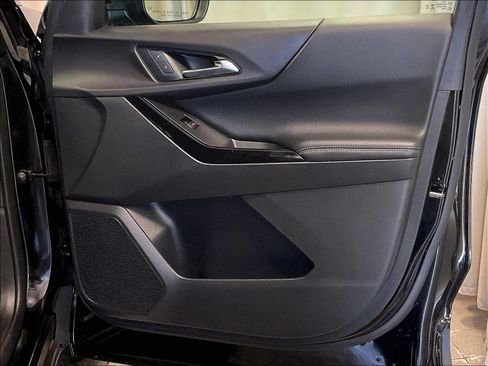 Used 2025 Chevrolet Equinox LT image 12