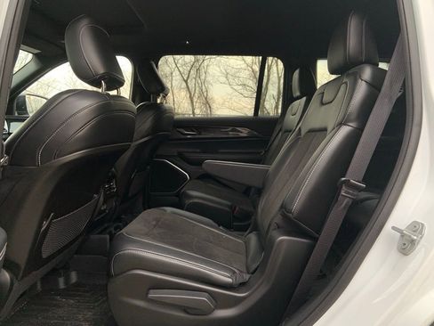 Used 2021 Jeep Grand Cherokee L Altitude image 13