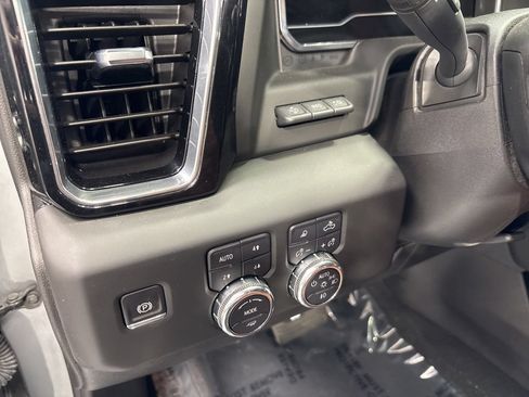 Used 2025 GMC Sierra 2500 Denali Ultimate AWD/4WD image 38