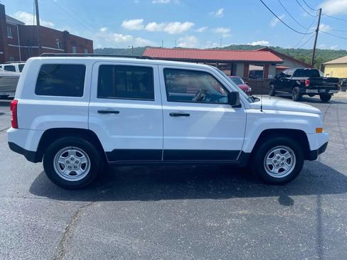 Used 2014 Jeep Patriot Sport FWD image 4