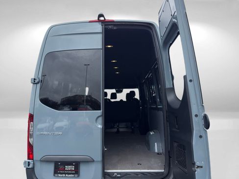 Used 2024 Mercedes-Benz Sprinter 2500 image 9