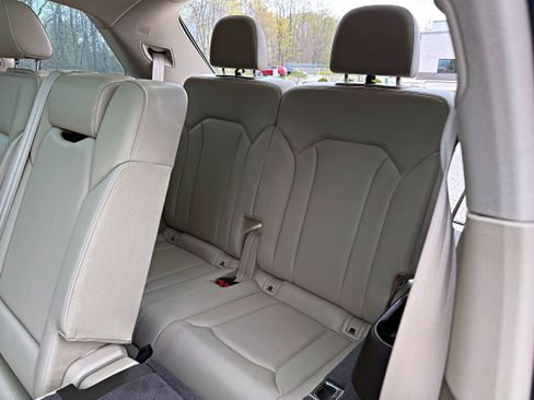 Used 2018 Audi Q7 3.0T Prestige AWD/4WD image 22
