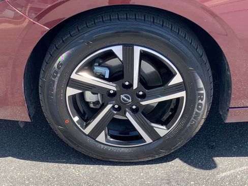 Used 2024 Nissan Sentra SV image 28