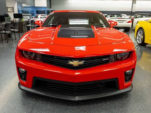 Used 2015 Chevrolet Camaro ZL1 image 2