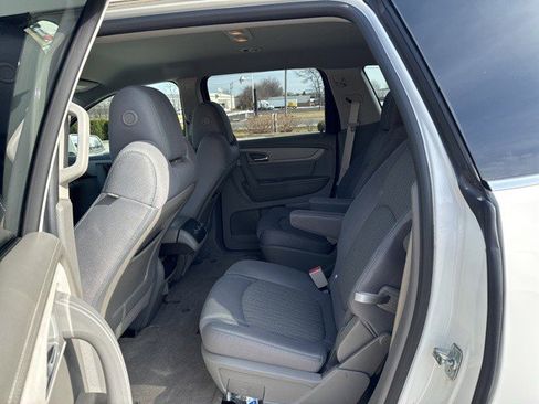 Used 2015 Chevrolet Traverse LT w/ Style and Technology Package image 6