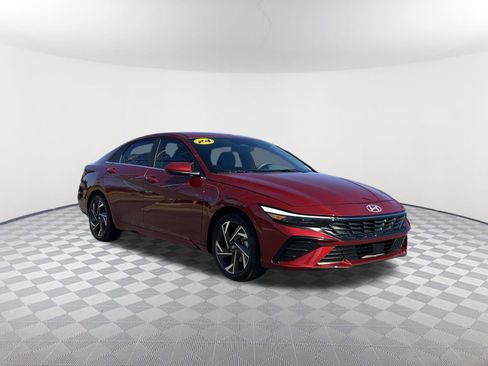 Used 2024 Hyundai Elantra SEL w/ Convenience Package image 4