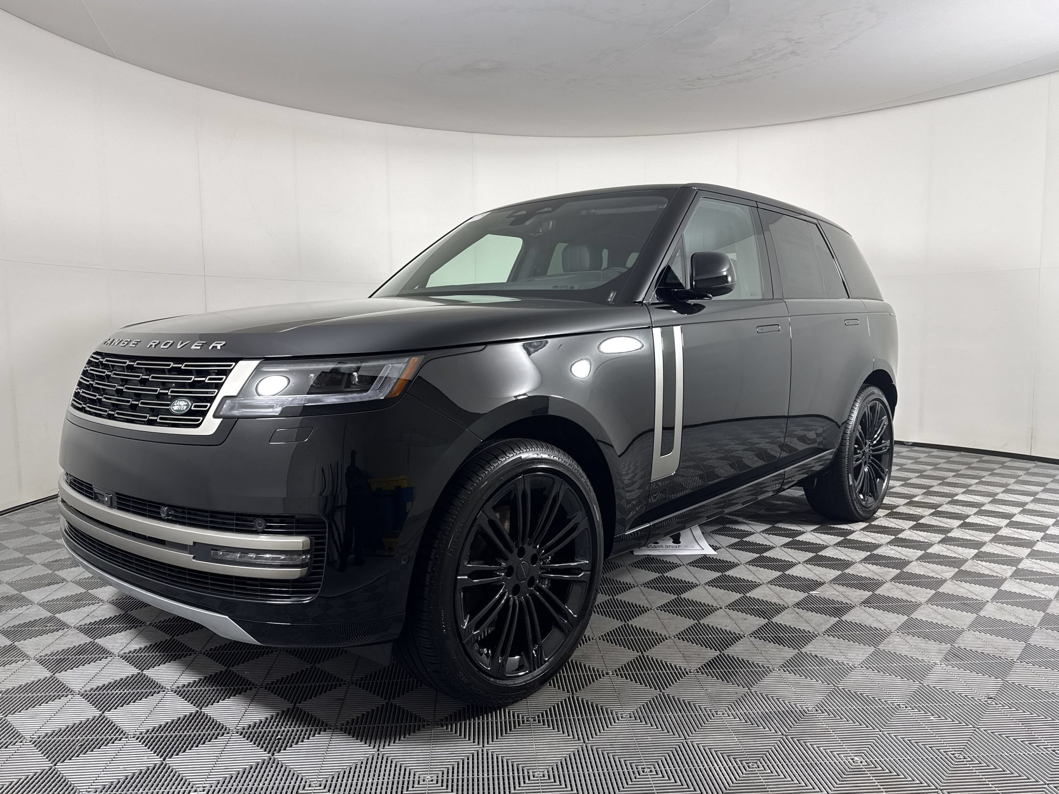 New 2026 Land Rover Range Rover SE AWD/4WD image 1
