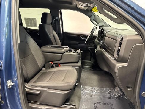 Used 2024 Chevrolet Silverado 1500 LT AWD/4WD image 10