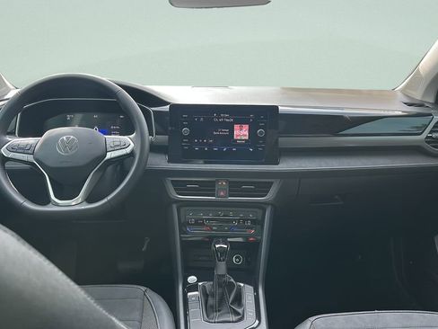 New 2026 Volkswagen Taos SE image 13