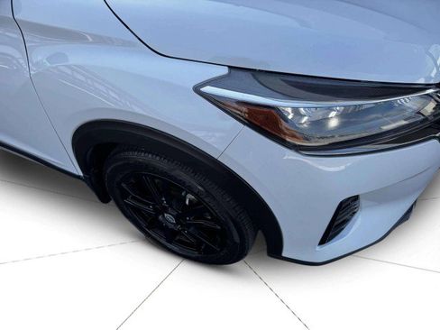 Used 2024 Nissan Kicks SR image 8