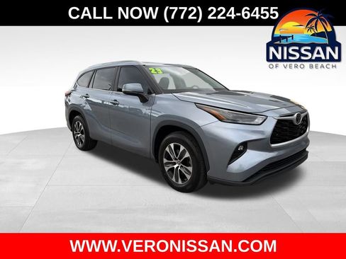 Used 2023 Toyota Highlander L image 1