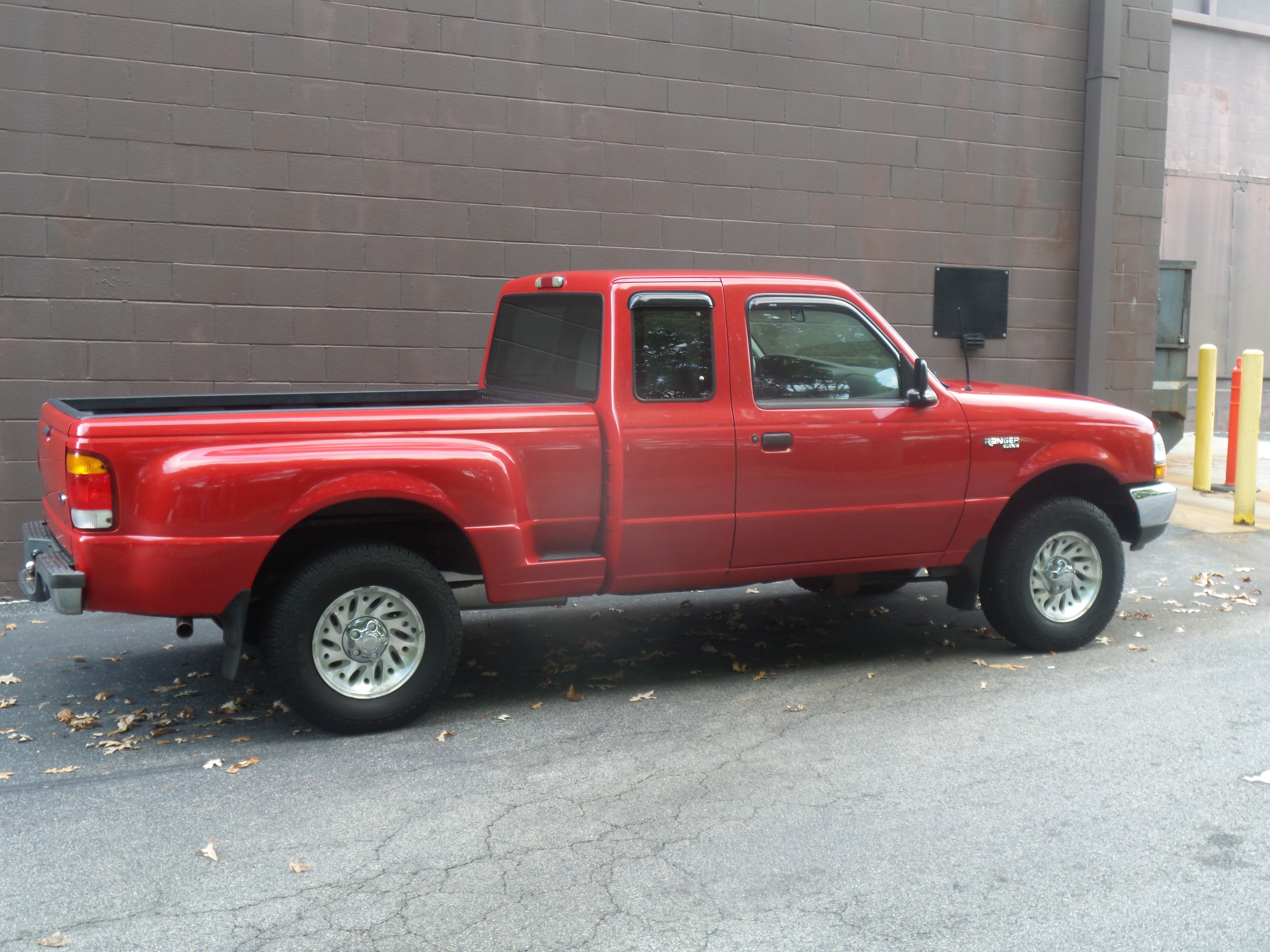Used 1999 Ford Ranger XLT AWD/4WD image 10