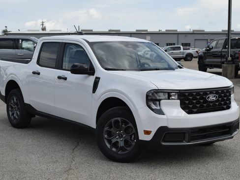 New 2025 Ford Maverick XLT w/ XLT Luxury Package image 3