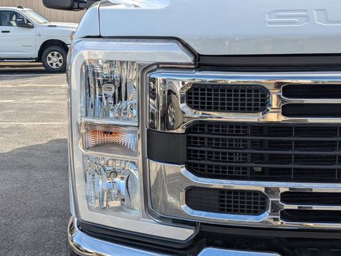 Used 2025 Ford F250 XLT image 9