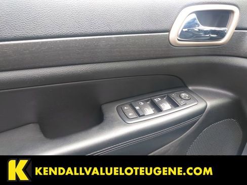 Used 2015 Jeep Grand Cherokee Laredo AWD/4WD image 17