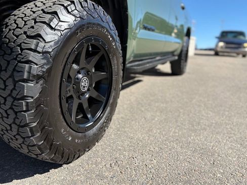 Used 2021 Toyota Tundra SR5 w/ Trail Edition image 14