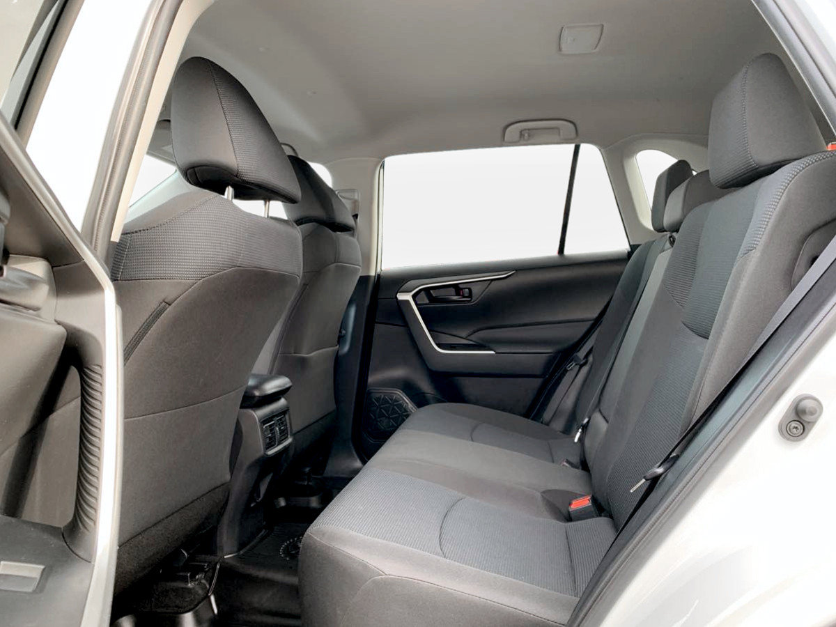 Used 2022 Toyota RAV4 LE AWD/4WD image 15