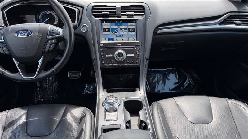 Used 2018 Ford Fusion Titanium AWD/4WD image 26