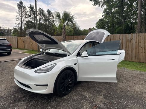 Used 2020 Tesla Model Y Long Range AWD/4WD image 4