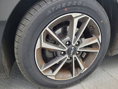 Used 2022 Kia Forte LXS FWD image 31