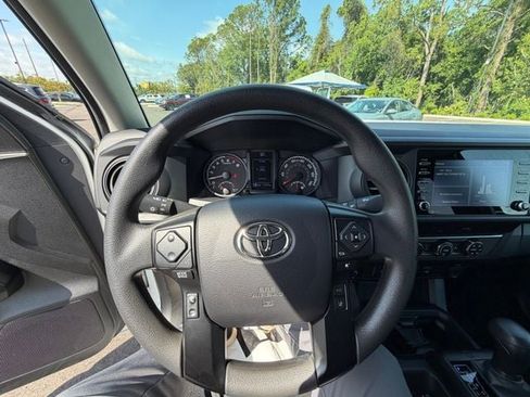 Used 2022 Toyota Tacoma SR RWD image 5