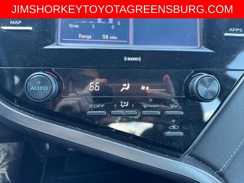 Used 2020 Toyota Camry SE w/ Cold Weather Package AWD/4WD image 17