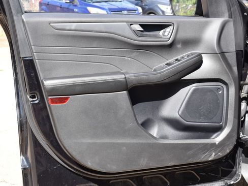 Used 2024 Ford Escape Active AWD/4WD image 9