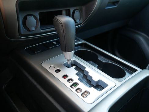 Used 2015 Nissan Armada SV RWD image 24