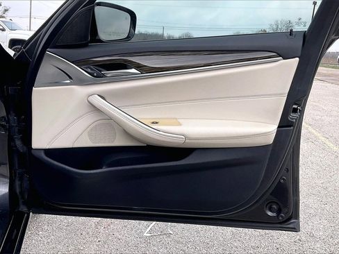 Used 2018 BMW 530e image 29