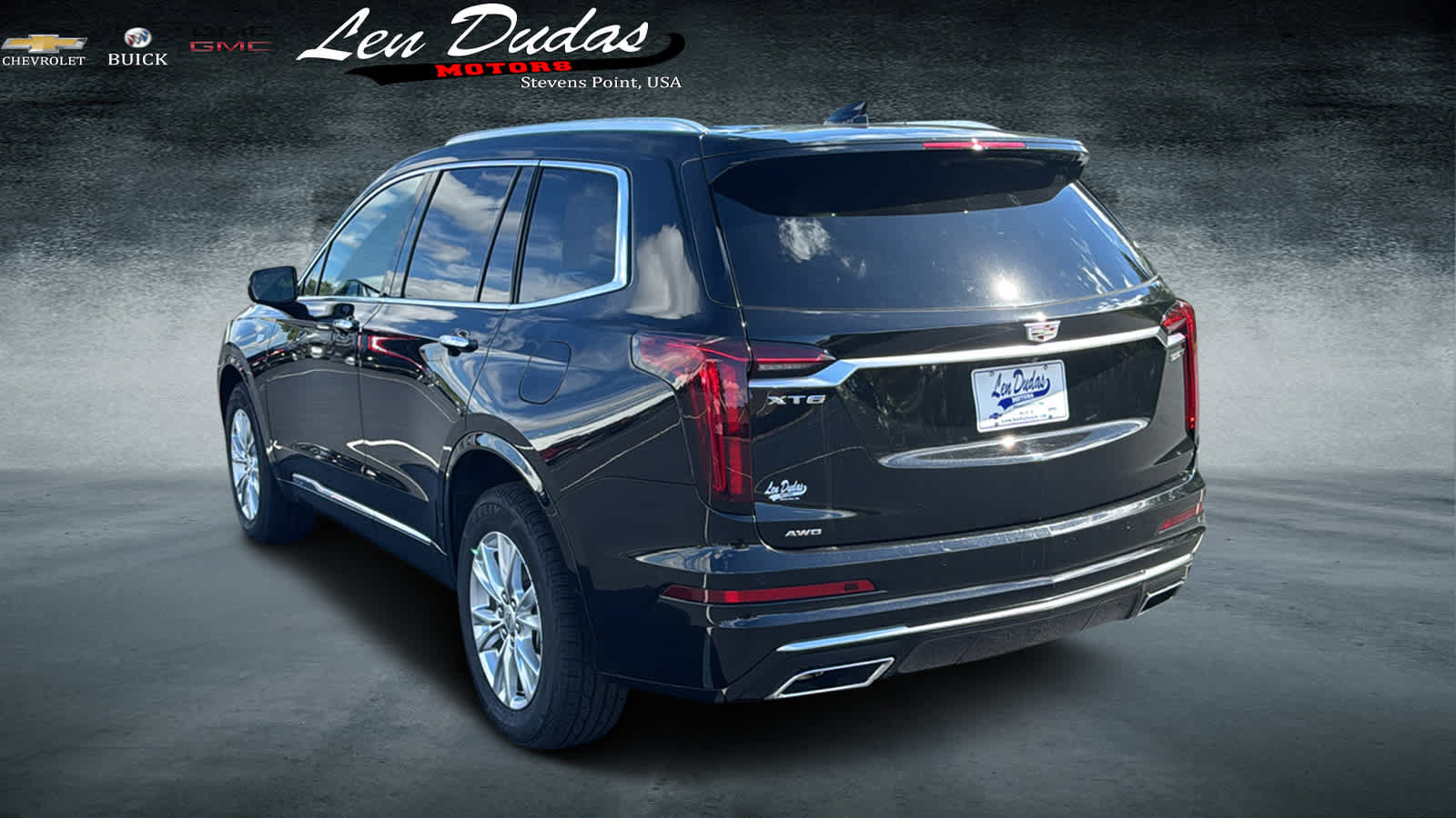 Used 2024 Cadillac XT6 Luxury w/ LPO, Floor Liner Package AWD/4WD image 3