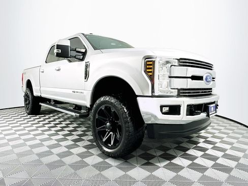 Used 2018 Ford F250 Lariat w/ Lariat Ultimate Package image 7