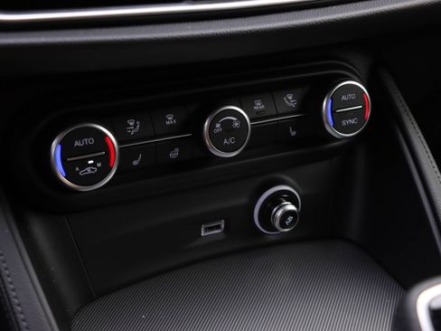 New 2024 Alfa Romeo Stelvio Ti image 9