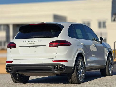 Used 2017 Porsche Cayenne S AWD/4WD image 9
