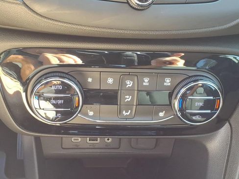 Used 2020 Buick Encore GX Select w/ Advanced Technology Package FWD image 22