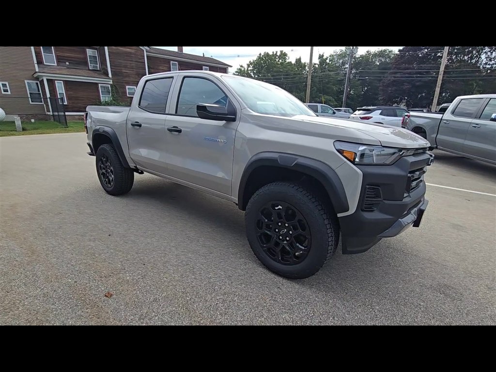 New 2026 Chevrolet Colorado Trail Boss AWD/4WD image 2