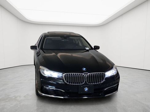 Used 2017 BMW 740i xDrive AWD/4WD image 35