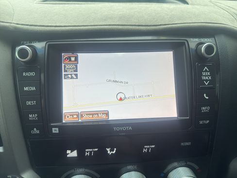 Used 2013 Toyota Sequoia Platinum image 12