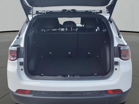 New 2023 Jeep Compass Altitude w/ Sun and Sound Group image 10