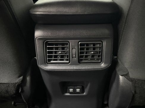 Used 2021 Toyota RAV4 XLE image 39