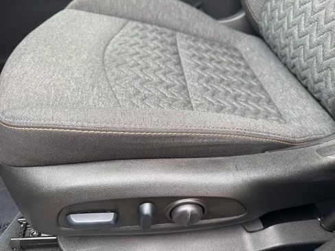 Used 2023 Chevrolet Equinox LT AWD/4WD image 16