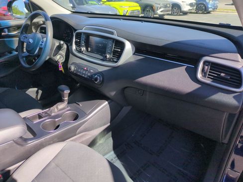Used 2020 Kia Sorento AWD V6 image 32