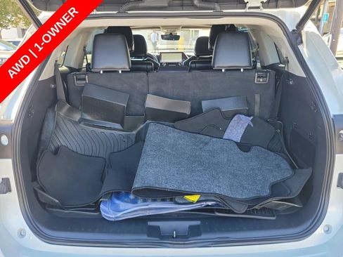 Used 2023 Toyota Highlander Limited AWD/4WD image 11