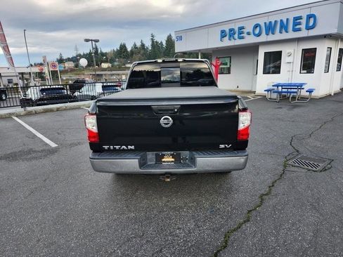 Used 2017 Nissan Titan SV image 8